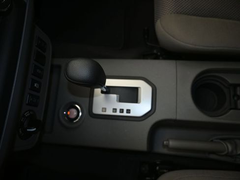 Used 2021 Nissan Frontier SV image 18