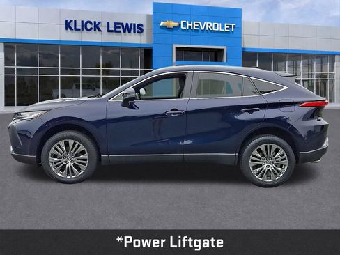 Used 2023 Toyota Venza XLE AWD/4WD image 4