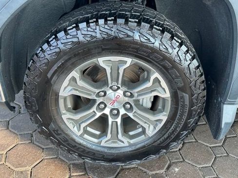 Used 2019 GMC Sierra 1500 SLE w/ SLE Value Package AWD/4WD image 6