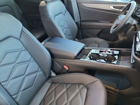 New 2026 Volkswagen Atlas Cross Sport SE image 17