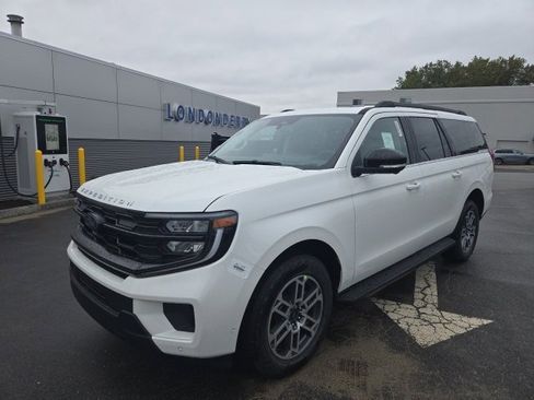 New 2025 Ford Expedition Max Active image 10