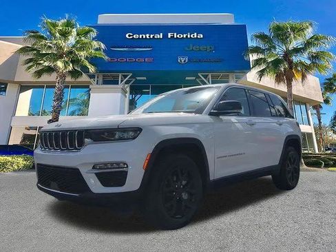 Certified 2023 Jeep Grand Cherokee Limited AWD/4WD image 9