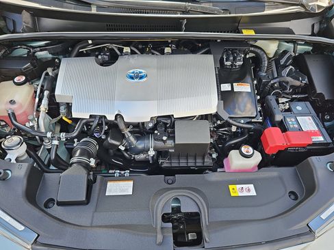 Used 2017 Toyota Prius Two w/ Carpet Mat Package FWD image 27