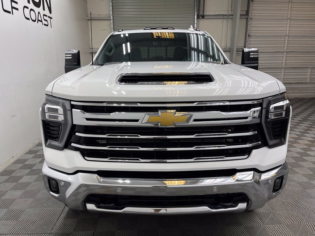 Used 2025 Chevrolet Silverado 2500 LTZ w/ LTZ Premium Package AWD/4WD image 9