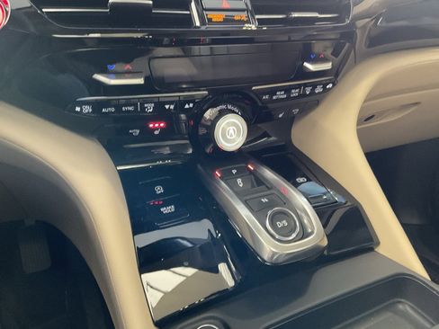 Certified 2025 Acura MDX SH-AWD image 19