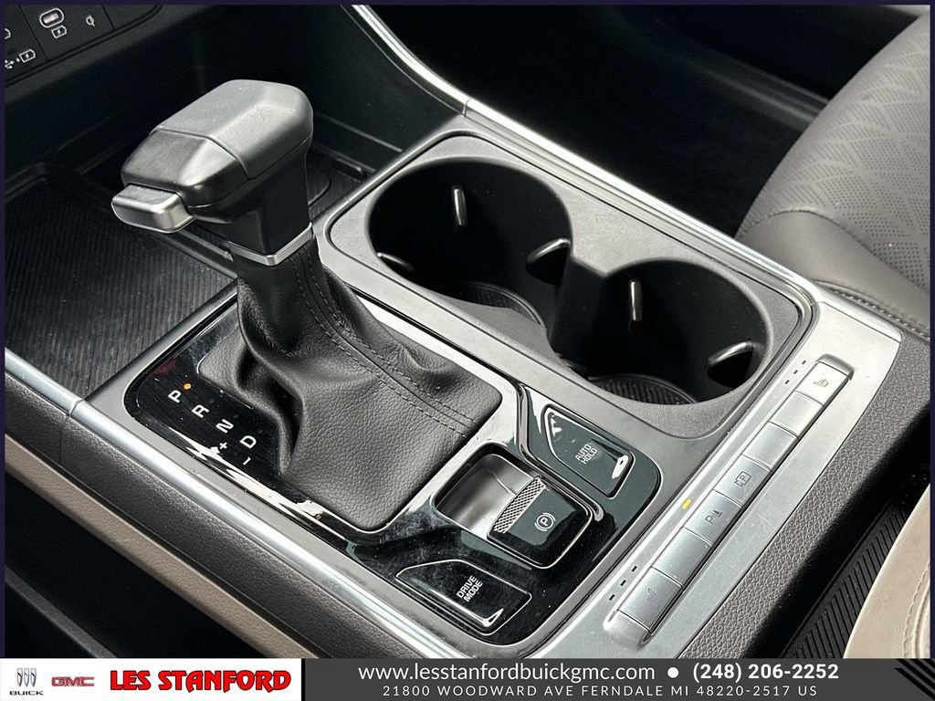 Used 2025 Kia Carnival EX FWD image 33