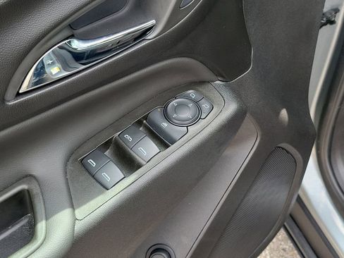 Used 2024 Chevrolet Equinox LT FWD image 25