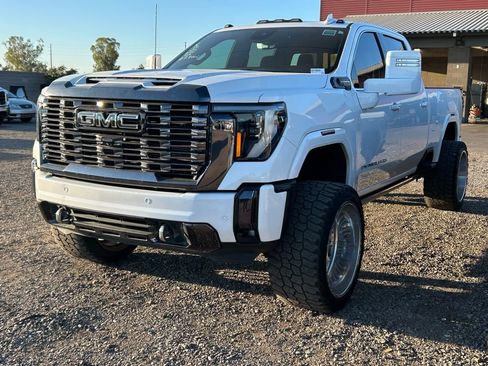 Used 2024 GMC Sierra 2500 Denali Ultimate image 1