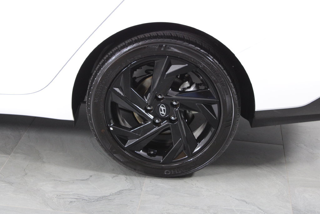 Certified 2026 Hyundai Elantra Sport FWD image 15