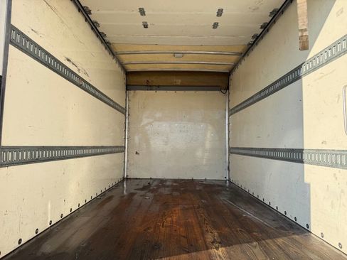 Used 2014 Chevrolet Express 3500 3500 2dr 139 in. WB Cutaway w image 5