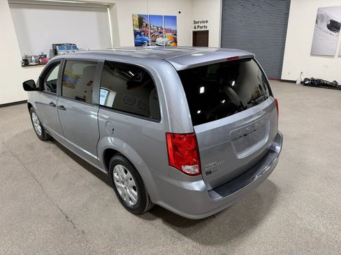 Used 2019 Dodge Grand Caravan SE image 11