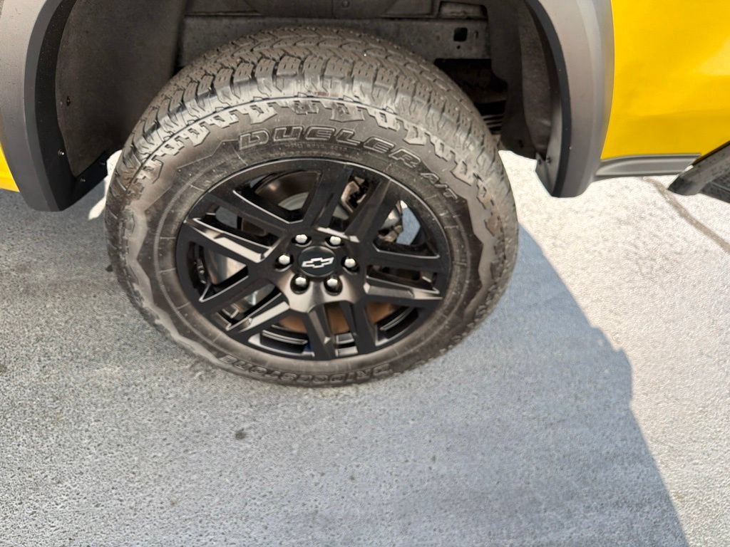 Used 2024 Chevrolet Colorado Trail Boss AWD/4WD image 18