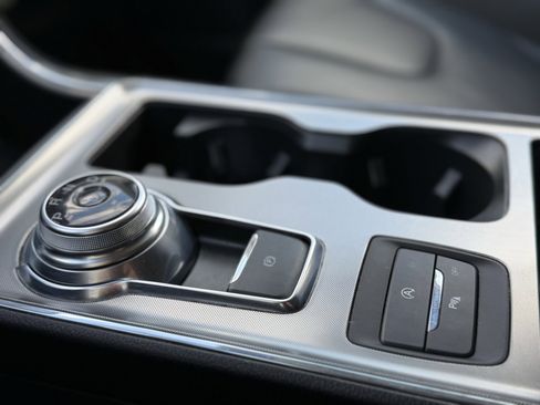 Used 2022 Ford Edge Titanium image 29