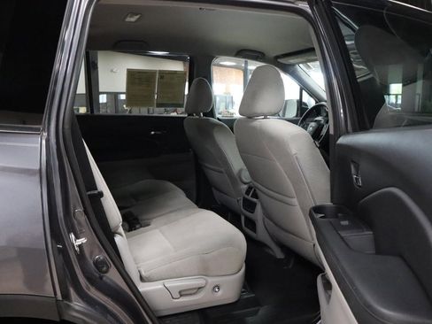 Used 2019 Honda Pilot EX image 23