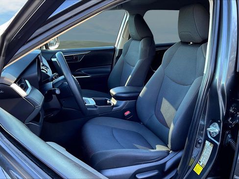 Used 2023 Toyota RAV4 LE image 13