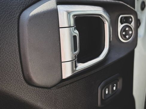 Used 2023 Jeep Wrangler Unlimited Sport AWD/4WD image 7