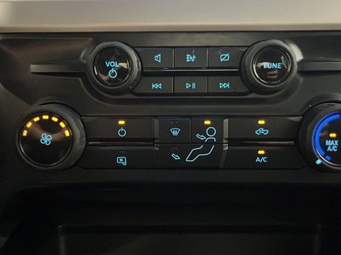 Used 2023 Ford F350 XLT AWD/4WD image 17
