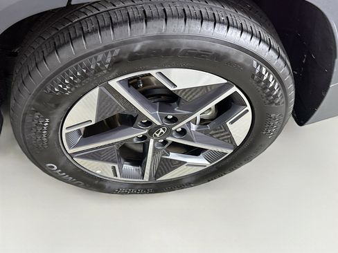 Used 2025 Hyundai Tucson SEL FWD image 11