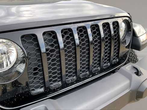 Used 2022 Jeep Gladiator Sport AWD/4WD image 27