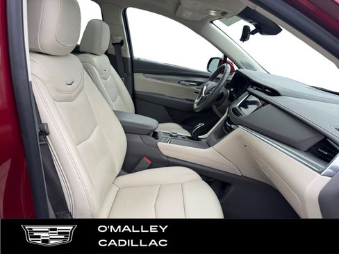 Used 2023 Cadillac XT5 Premium Luxury w/ Technology Package image 14