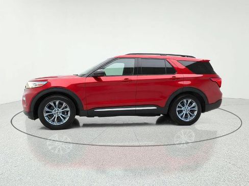 Certified 2020 Ford Explorer XLT w/ Equipment Group 202A RWD image 4
