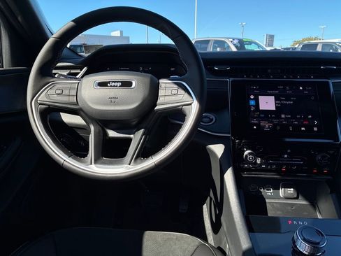 New 2025 Jeep Grand Cherokee L Altitude image 14