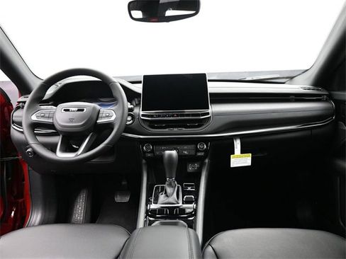 New 2026 Jeep Compass Latitude image 23