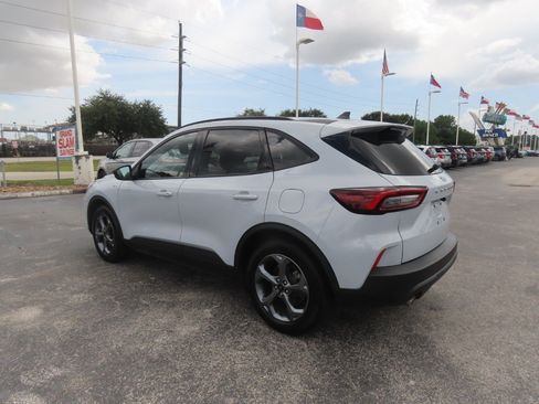 Used 2025 Ford Escape ST-Line FWD image 16