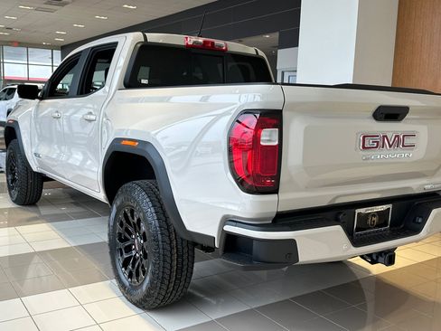New 2026 GMC Canyon Elevation image 4