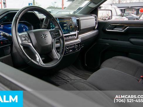 Used 2024 Chevrolet Silverado 1500 RST w/ Dark Appearance Package image 18