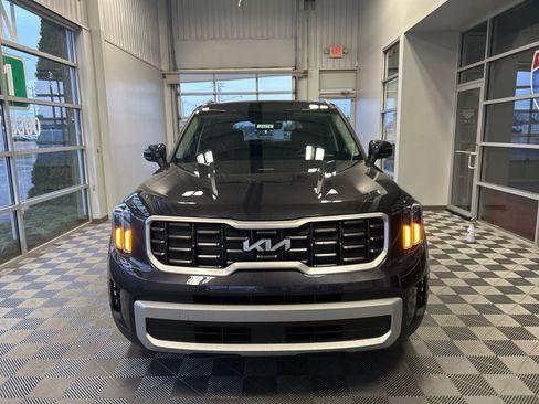 New 2025 Kia Telluride S image 2