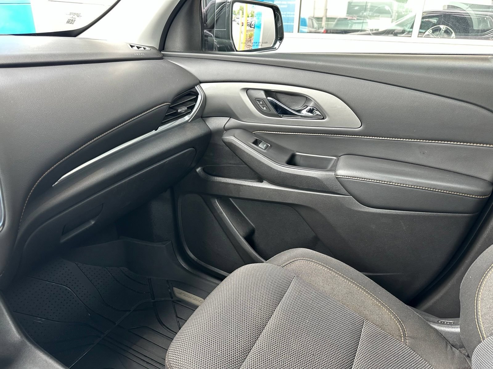 Used 2018 Chevrolet Traverse LS AWD/4WD image 35