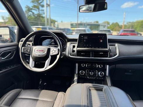 Used 2024 GMC Yukon SLT w/ SLT Luxury Package AWD/4WD image 13
