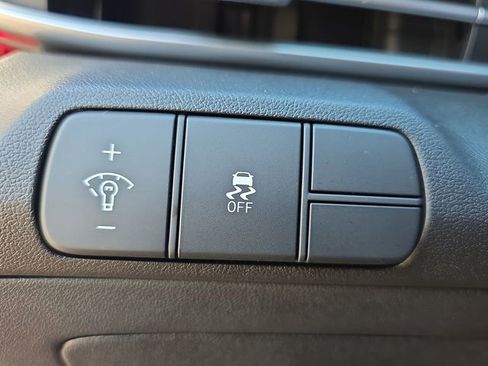 New 2026 Hyundai Elantra Limited FWD image 36