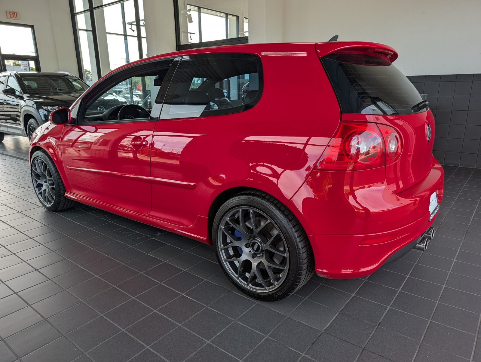 Used 2008 Volkswagen R32 AWD/4WD image 6