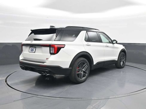 New 2026 Ford Explorer ST AWD/4WD image 8