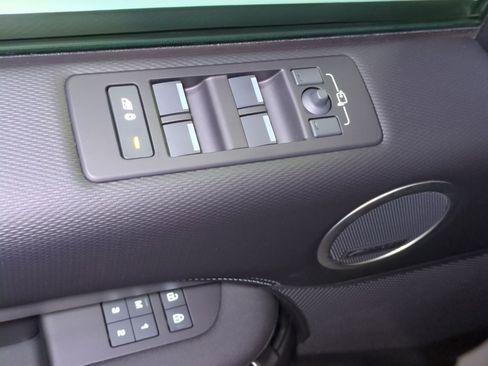 New 2026 Land Rover Discovery Limited Edition image 12