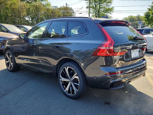 Certified 2023 Volvo XC60 B6 Ultimate w/ Protection Package Premier AWD/4WD image 4