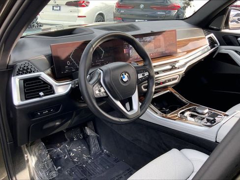 Certified 2025 BMW X5 xDrive40i w/ Climate Comfort Package image 17