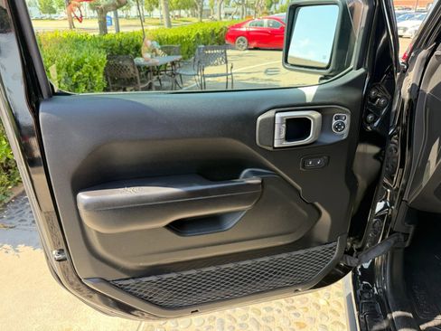 Used 2020 Jeep Wrangler Unlimited Sport AWD/4WD image 10