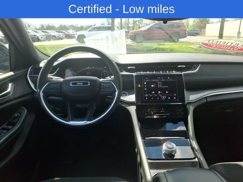 Used 2024 Jeep Grand Cherokee L Laredo AWD/4WD image 10
