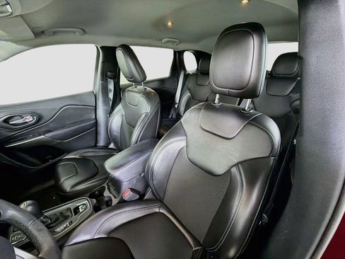 Used 2020 Jeep Cherokee Latitude Plus FWD image 14