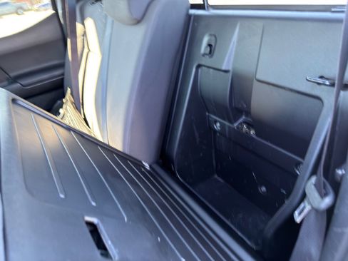 Used 2018 Toyota Tacoma TRD Sport w/ Technology Package image 21