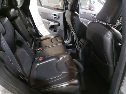 Used 2021 Jeep Cherokee Latitude Lux image 11