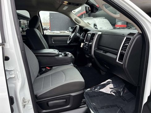 Used 2023 RAM 1500 Classic SLT w/ Electronics Group image 9