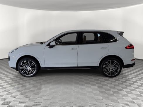 Used 2016 Porsche Cayenne S AWD/4WD image 2