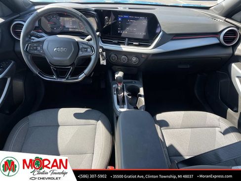 Certified 2025 Chevrolet Trax RS w/ Driver Confidence Package FWD image 14