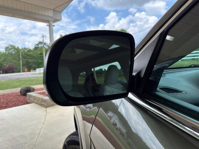 Used 2020 Jeep Cherokee Limited AWD/4WD image 35