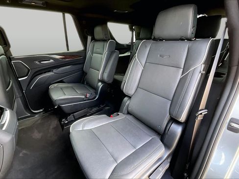 Used 2024 Cadillac Escalade Premium Luxury RWD image 19