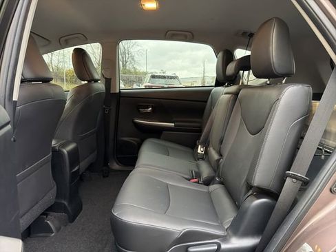 Used 2017 Toyota Prius V Five image 14